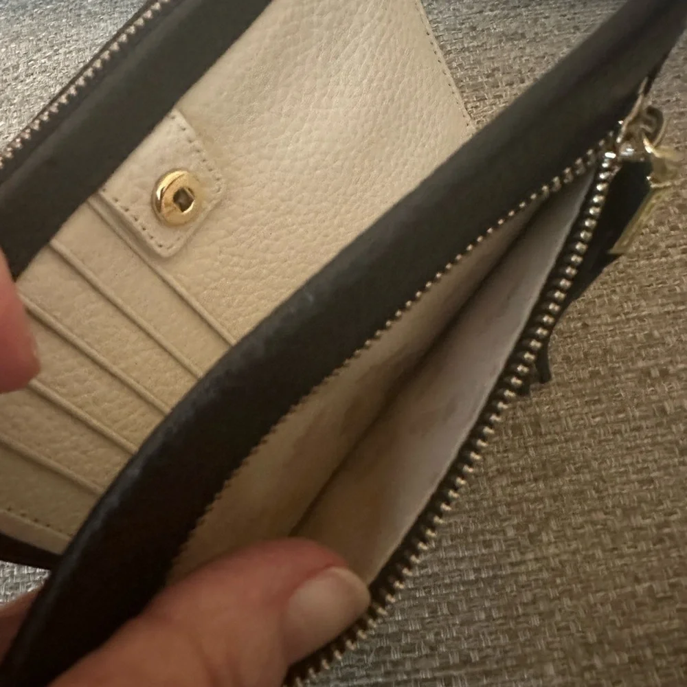 Radley London Sunny Dene Bifold Black‎ Leather Wallet with Gold Accents